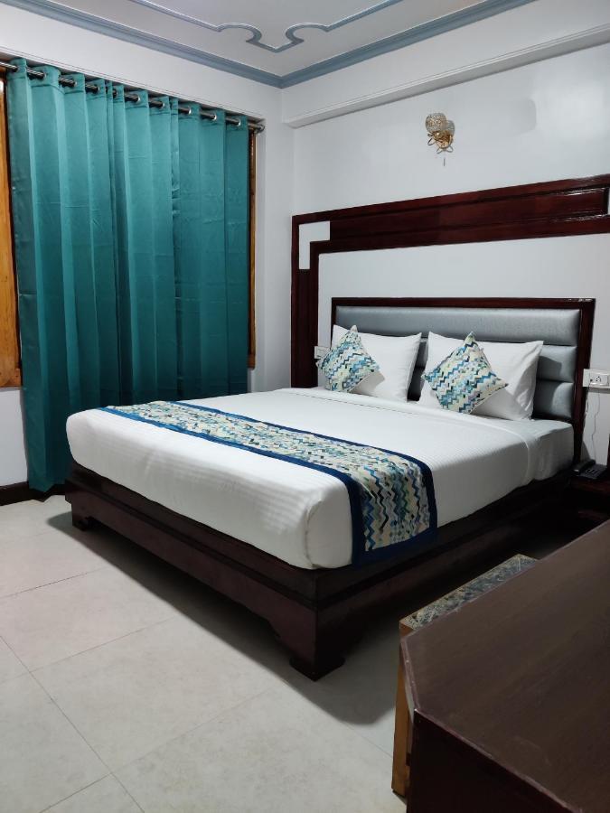 Golden Oak Bed and Breakfast Shimla Exteriör bild
