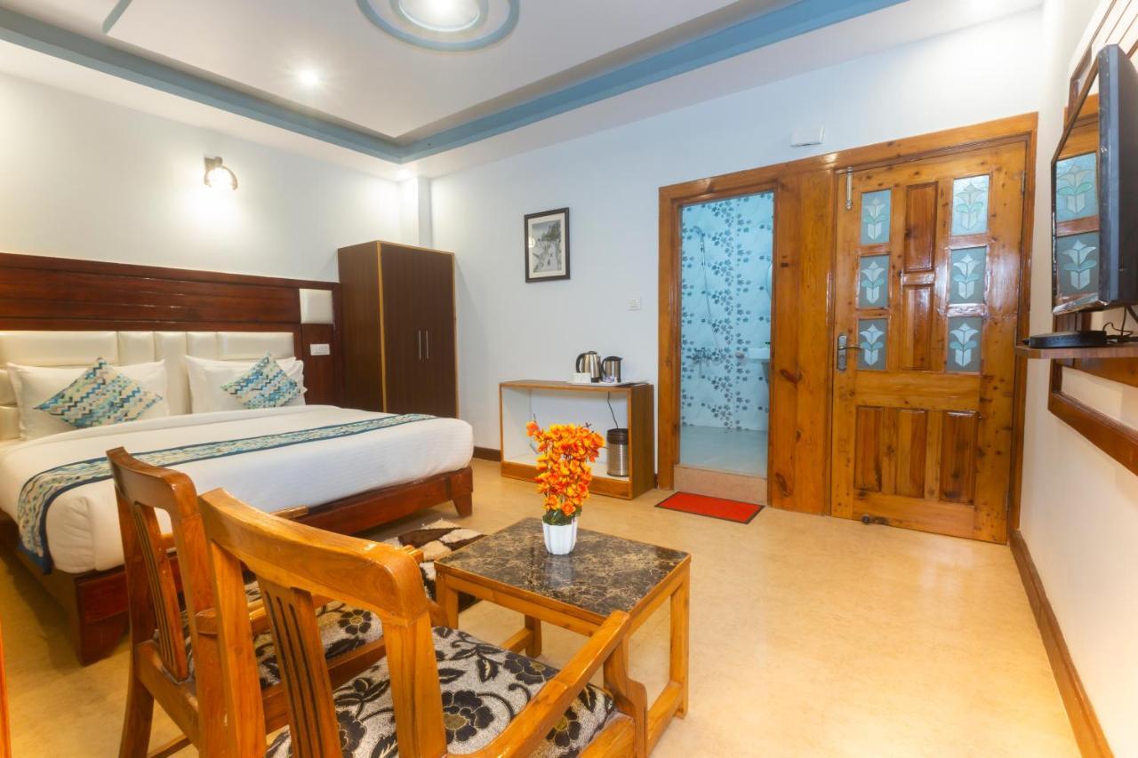 Golden Oak Bed and Breakfast Shimla Exteriör bild